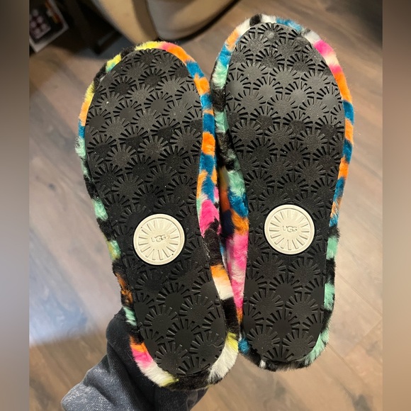 UGG Multicolor Fuzzy Slippers - Picture 4 of 4